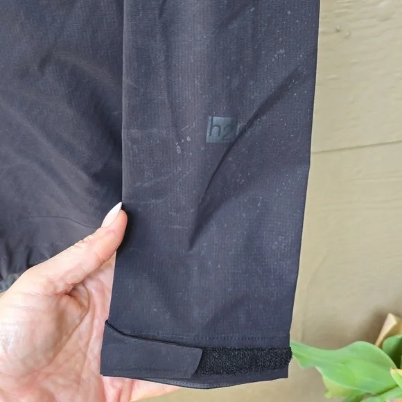 Patagonia black hooded windbreaker XS - Picture 6 of 13